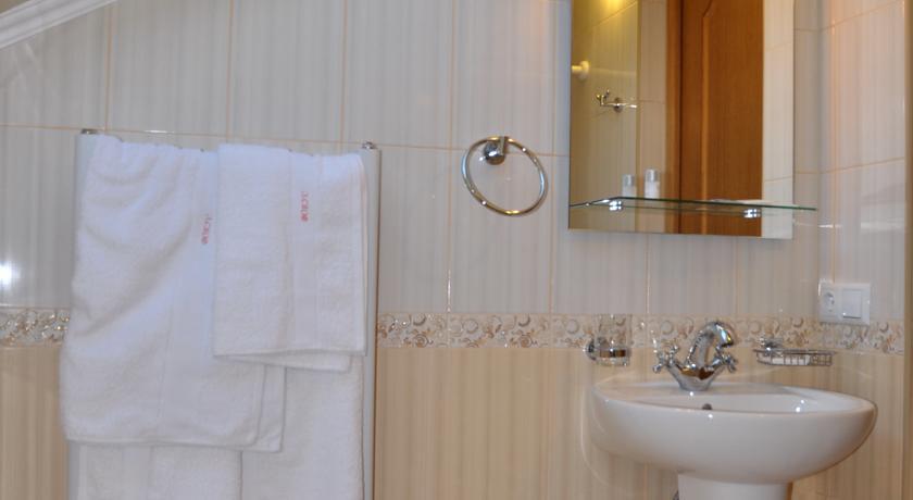 Focus Hotel Chust Zimmer foto