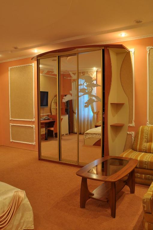 Focus Hotel Chust Zimmer foto